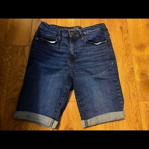 Universal Thread Women’s High Rise Jean Shorts Sz 6/28